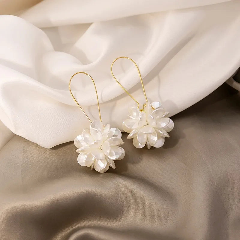 Fleurs de Perles Earrings