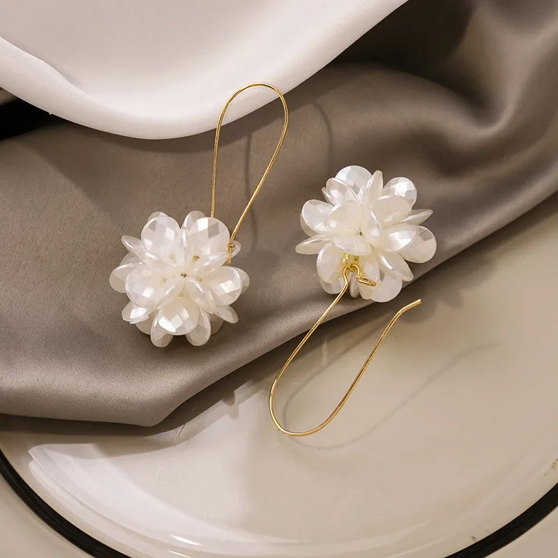 Fleurs de Perles Earrings