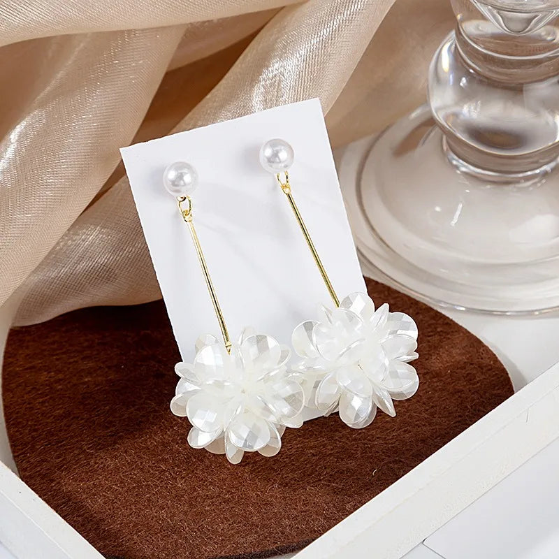 Fleurs de Perles Earrings